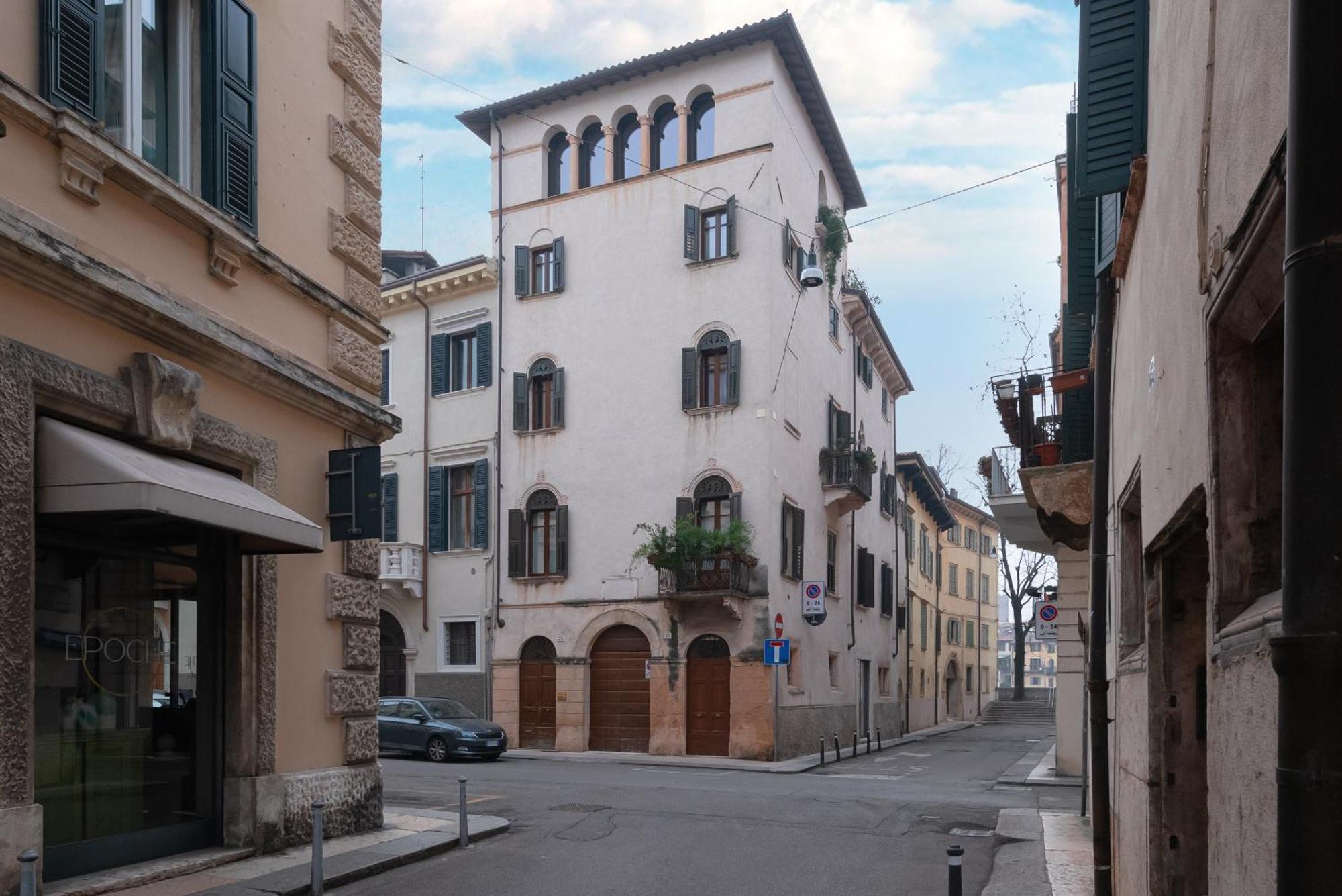 Residenza Roccamaggiore Βερόνα Εξωτερικό φωτογραφία