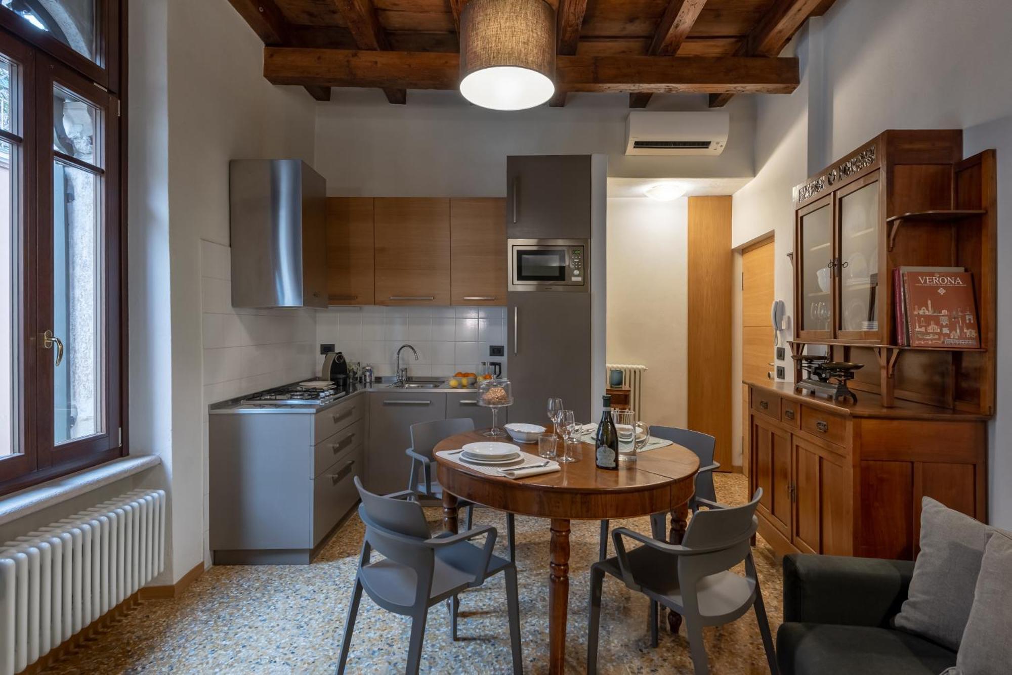 Residenza Roccamaggiore Βερόνα Εξωτερικό φωτογραφία